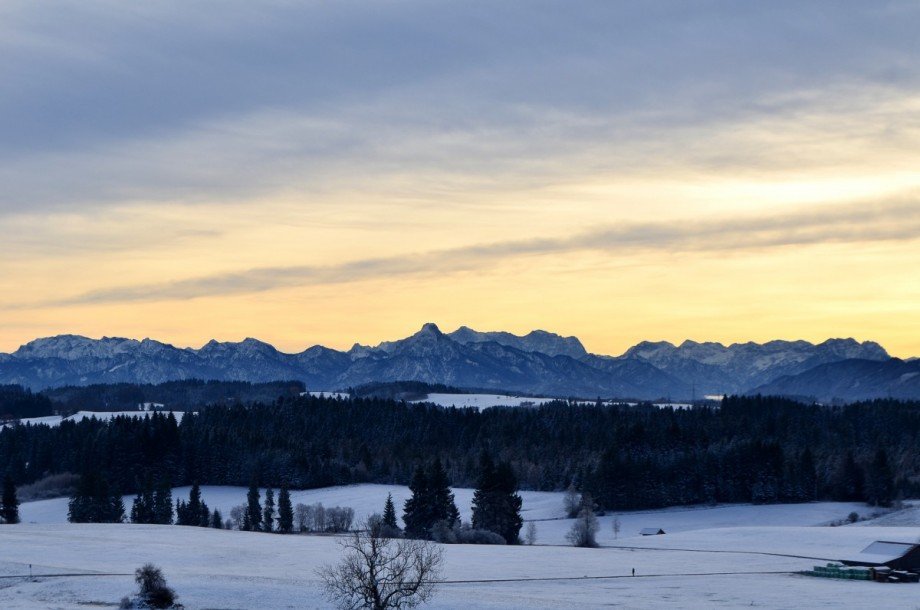 Winter - Ausblick vom Balkon Dachgeschosswohnung Oy-Mittelberg / Unterschwarzenberg
